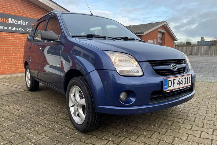 Blå Suzuki Ignis fra 2005