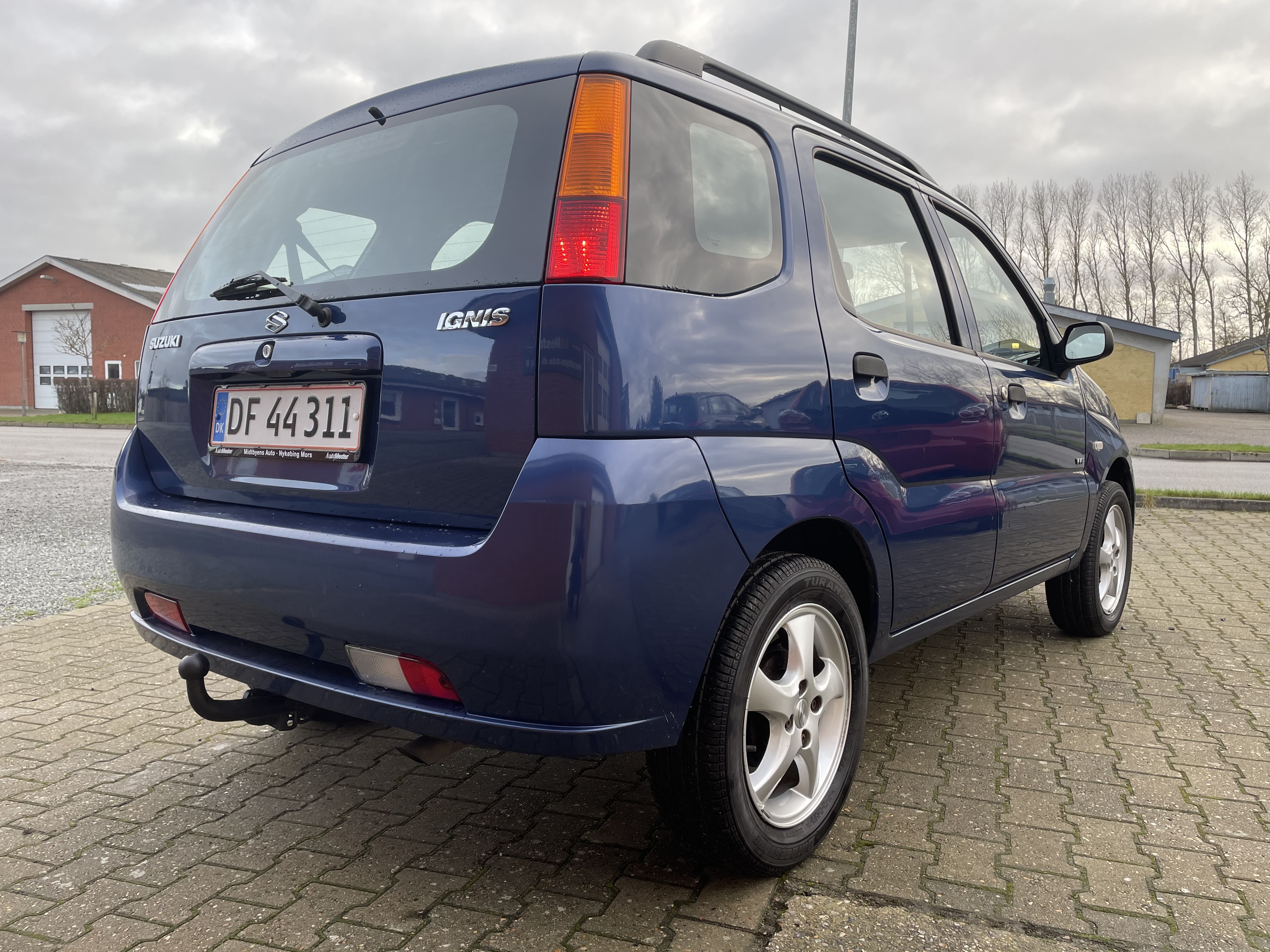 Blå Suzuki Ignis fra 2005