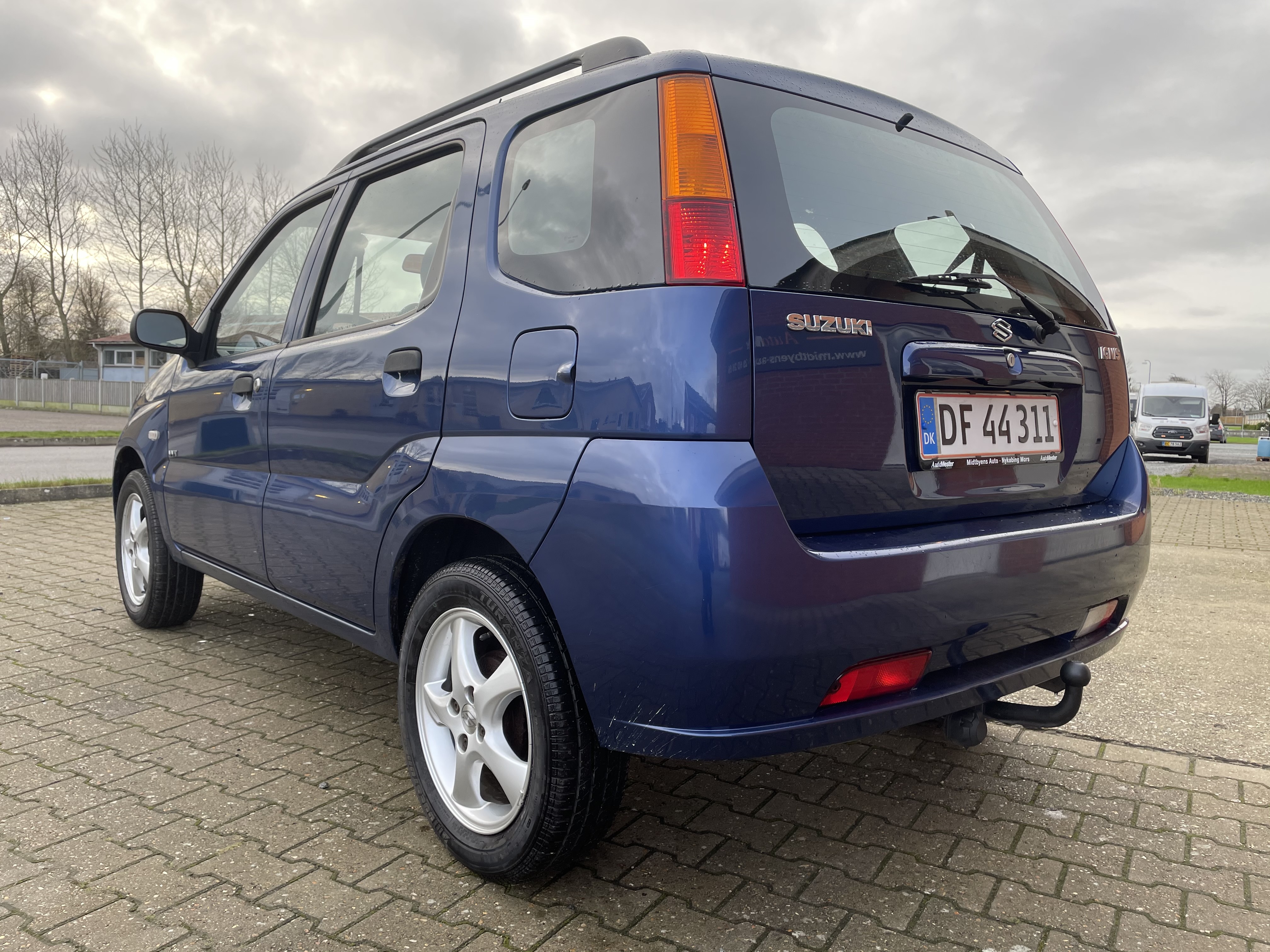 Blå Suzuki Ignis fra 2005