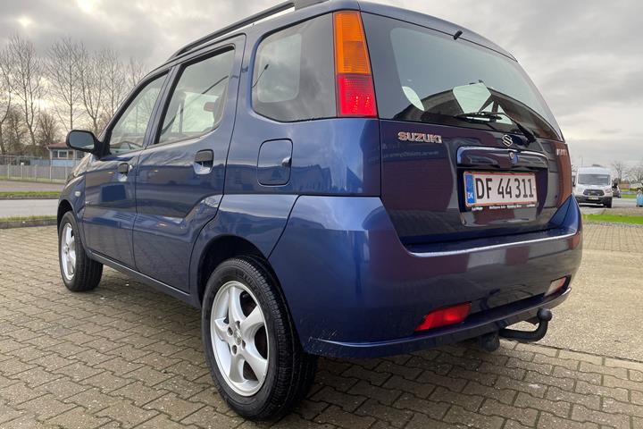 Blå Suzuki Ignis fra 2005