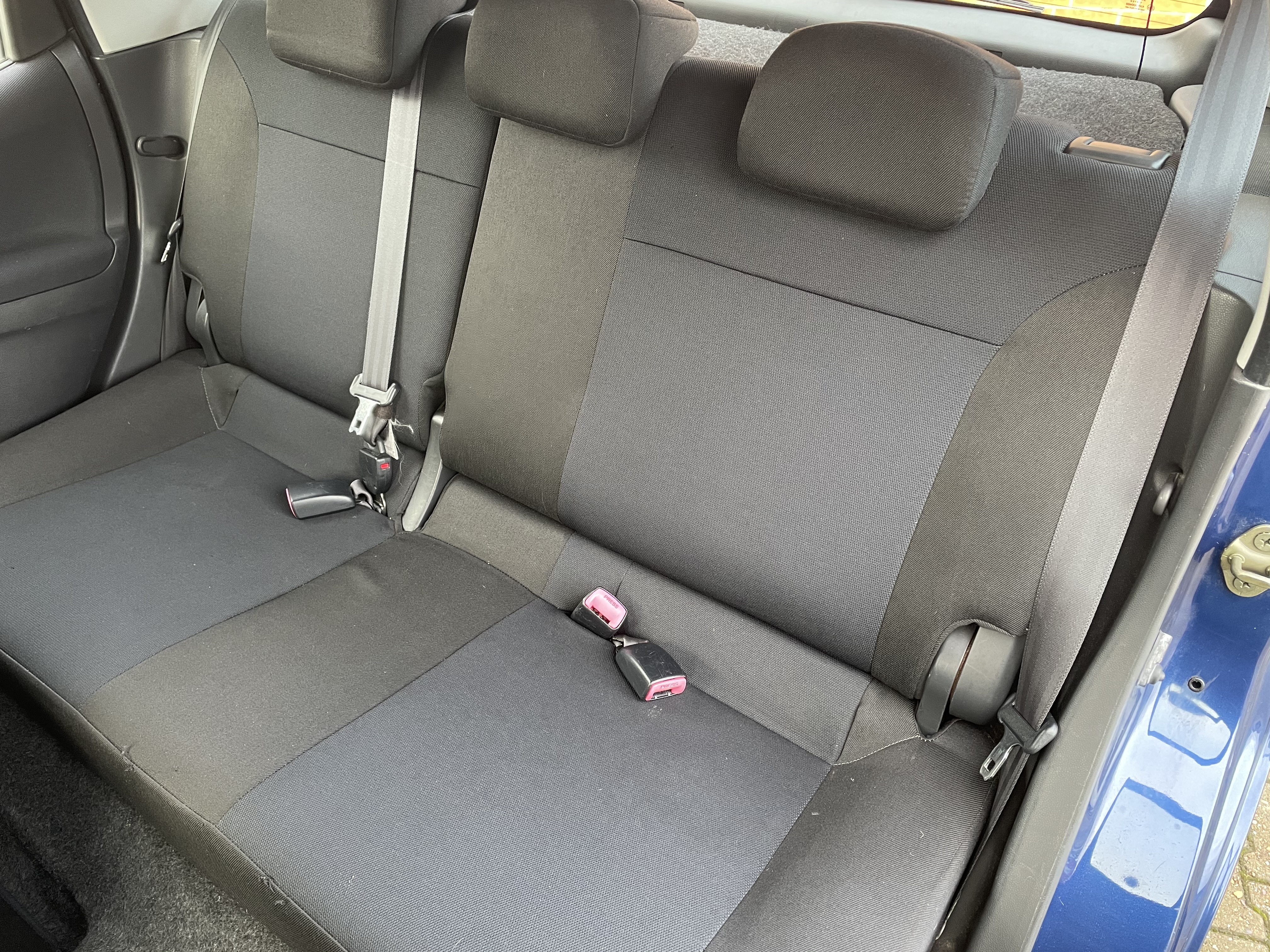 Blå Suzuki Ignis fra 2005