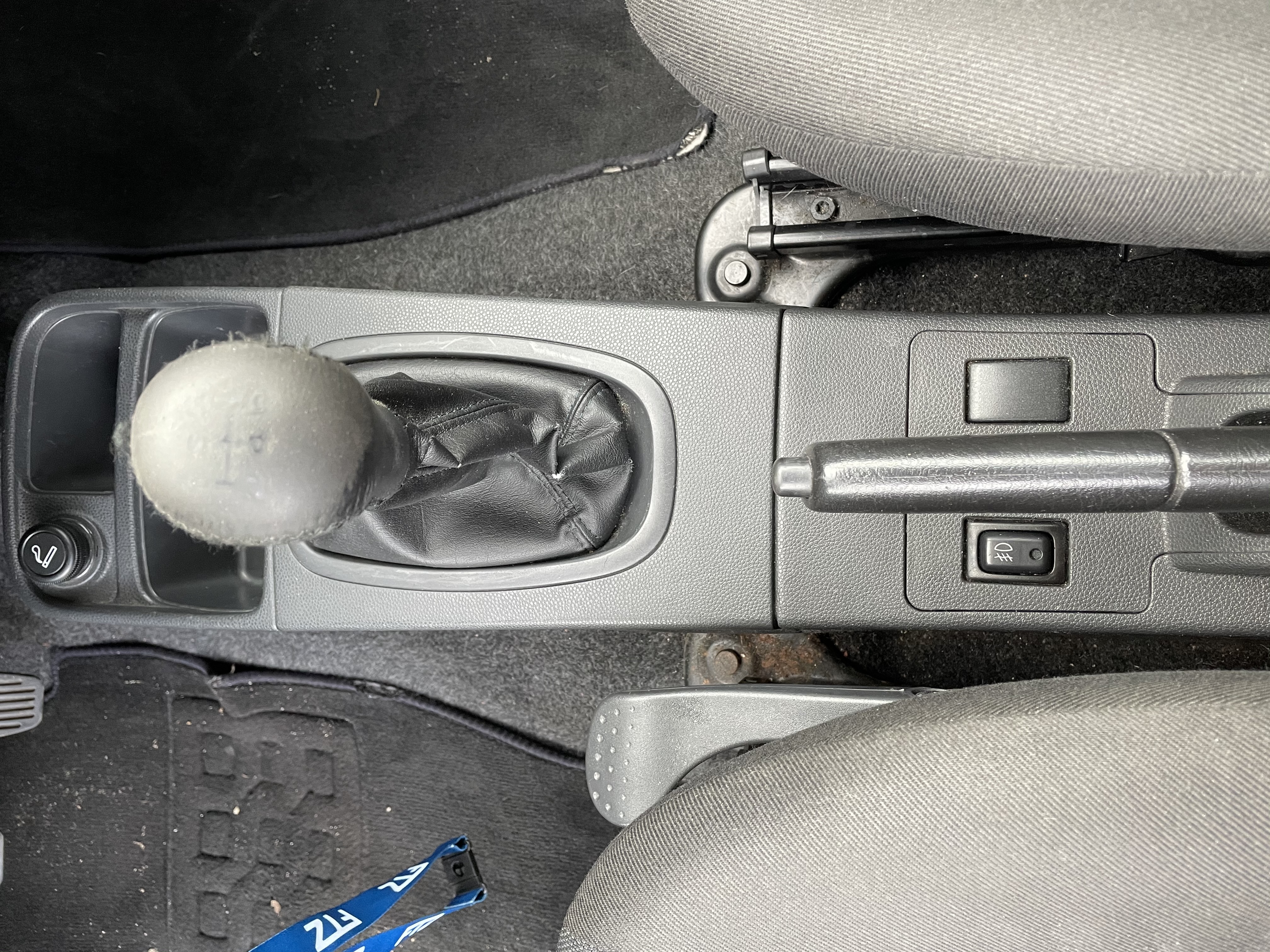 Blå Suzuki Ignis fra 2005