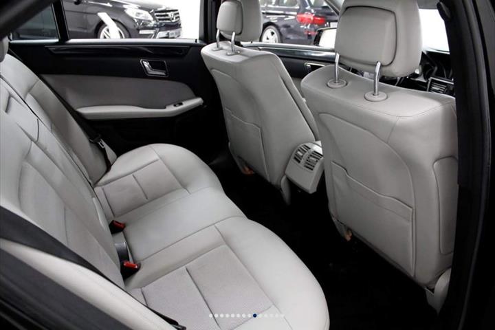 Sort Mercedes E350 fra 2010