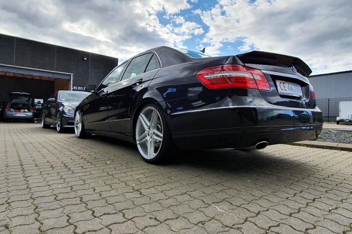 Sort Mercedes E350 fra 2010