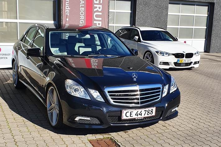 Sort Mercedes E350 fra 2010