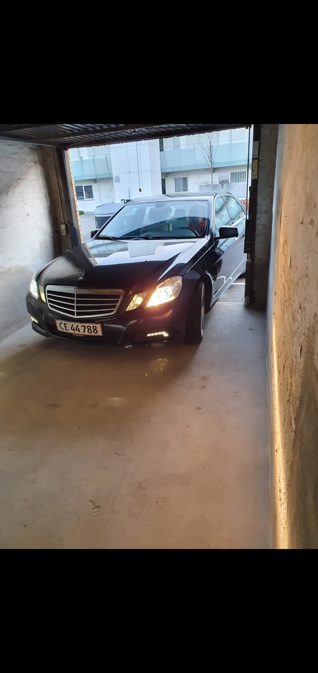 Sort Mercedes E350 fra 2010