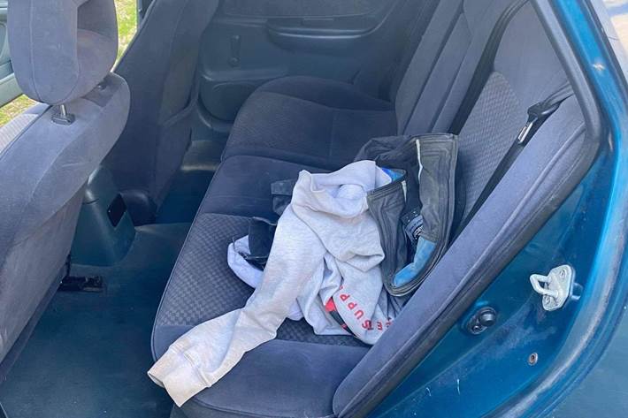 Grøn Toyota Avensis fra 2000