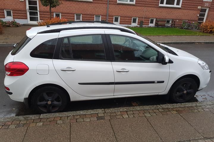 Hvid Renault Clio III fra 2011