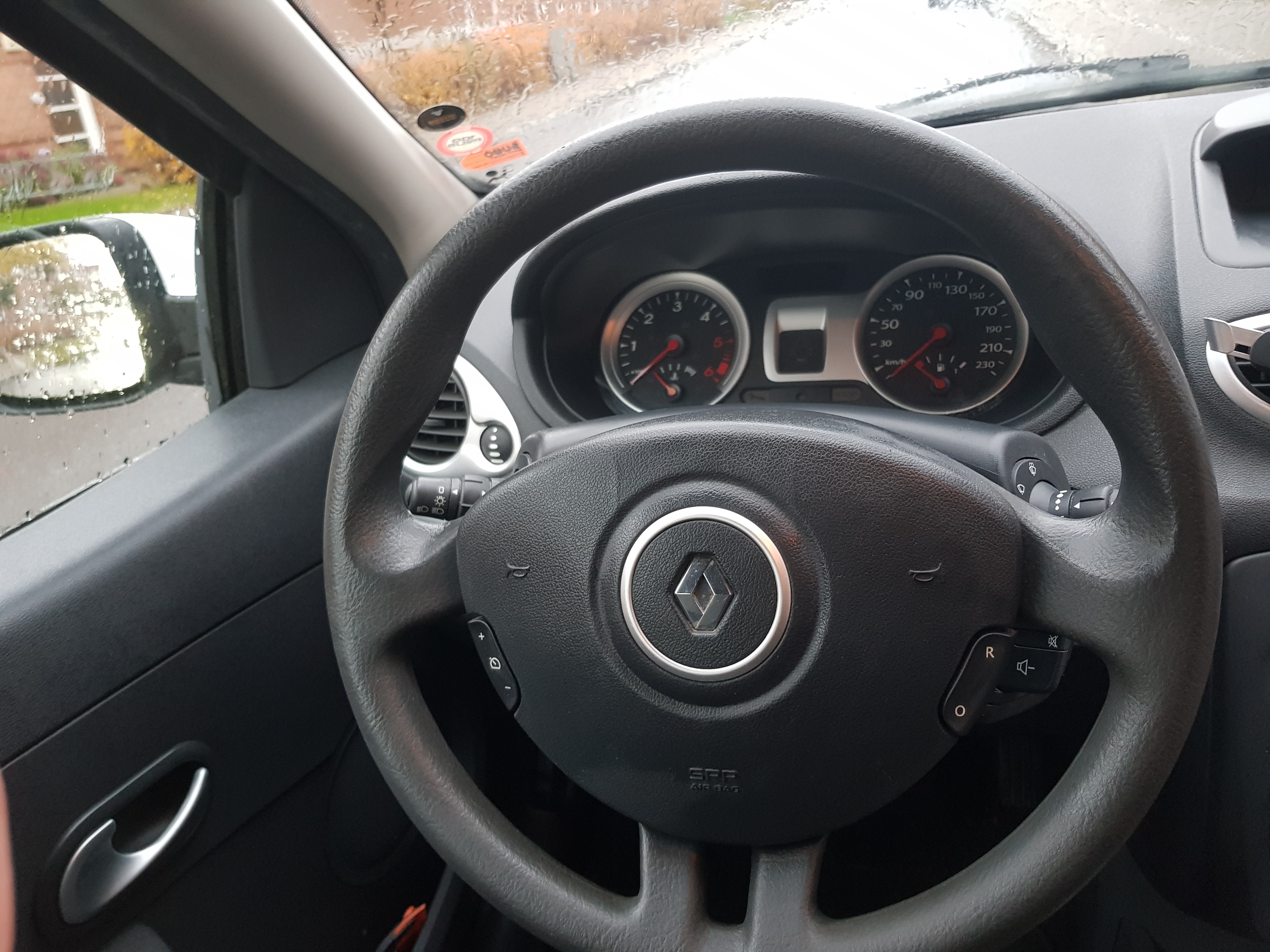 Hvid Renault Clio III fra 2011