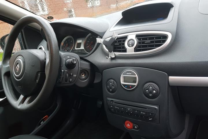 Hvid Renault Clio III fra 2011