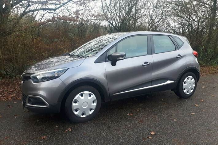 Grå Renault Captur fra 2014