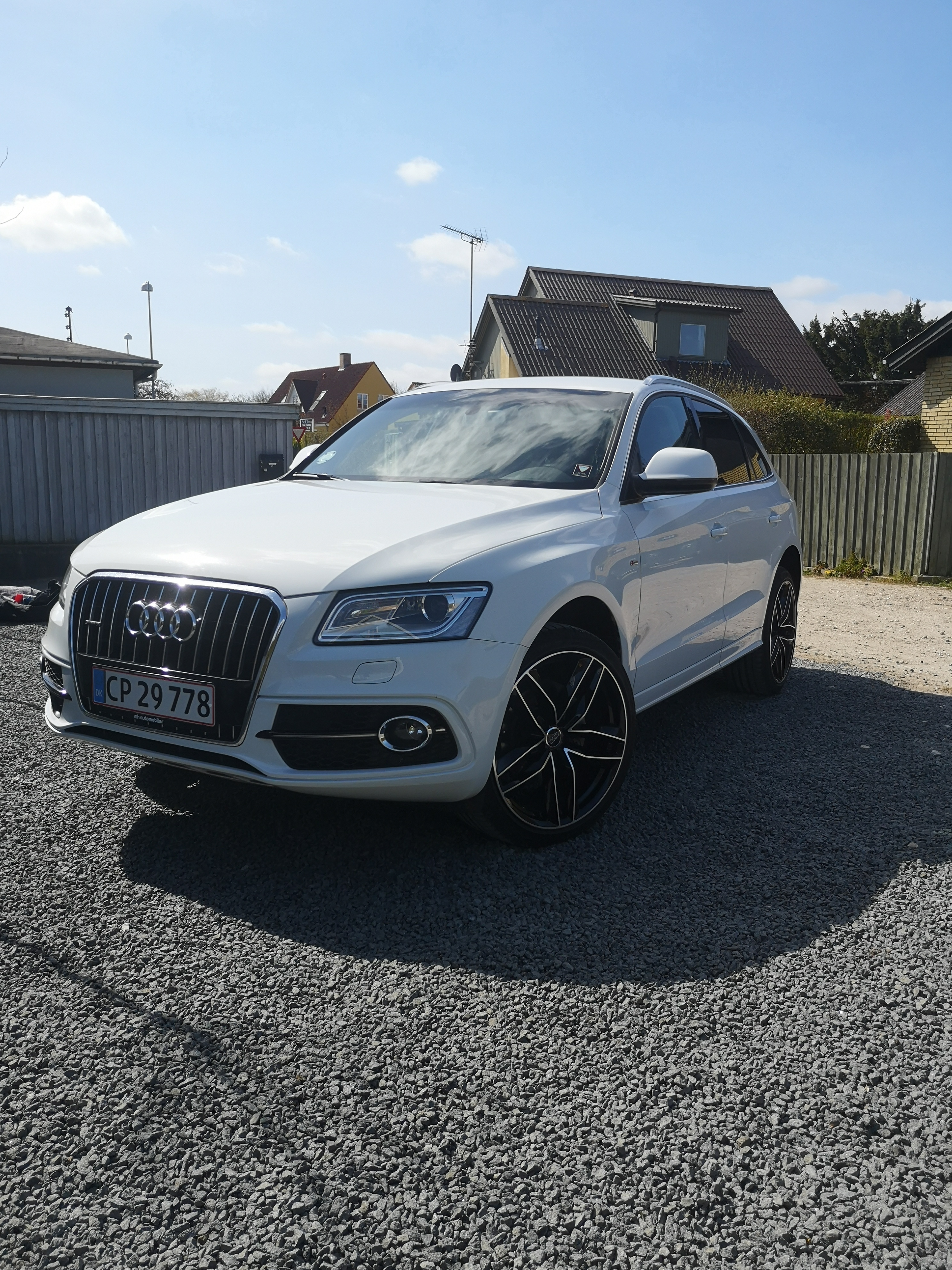 Hvid Audi Q5 fra 2012