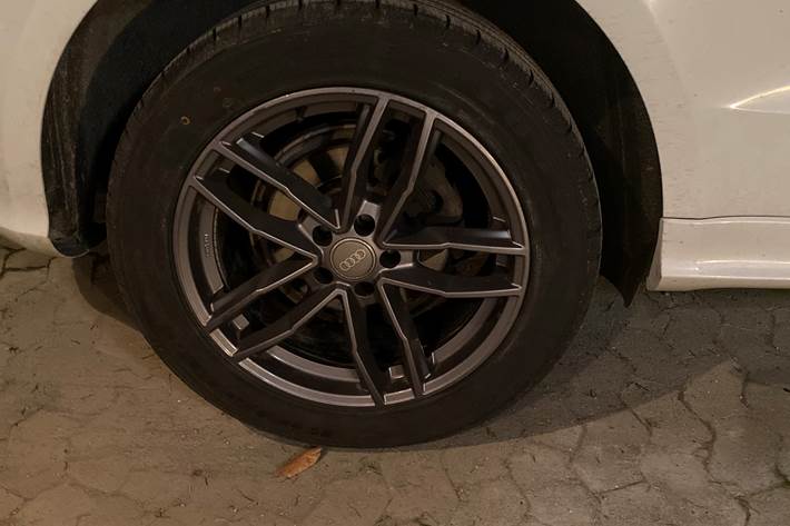 Hvid Audi Q5 fra 2012