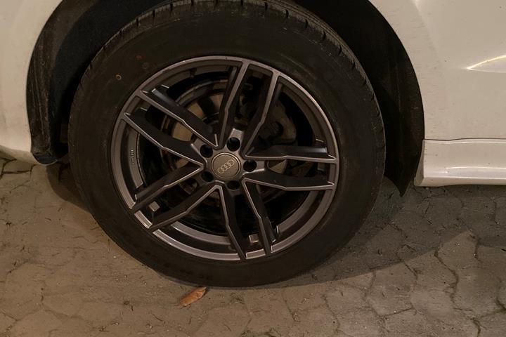 Hvid Audi Q5 fra 2012