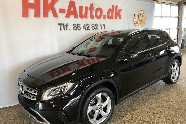 Sort Mercedes GLA250 fra 2017