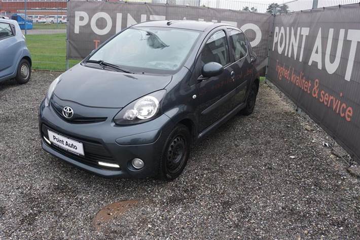 Grå Toyota Aygo fra 2012
