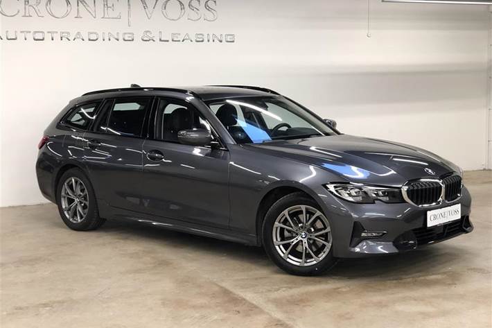 Grå BMW 320d fra 2020