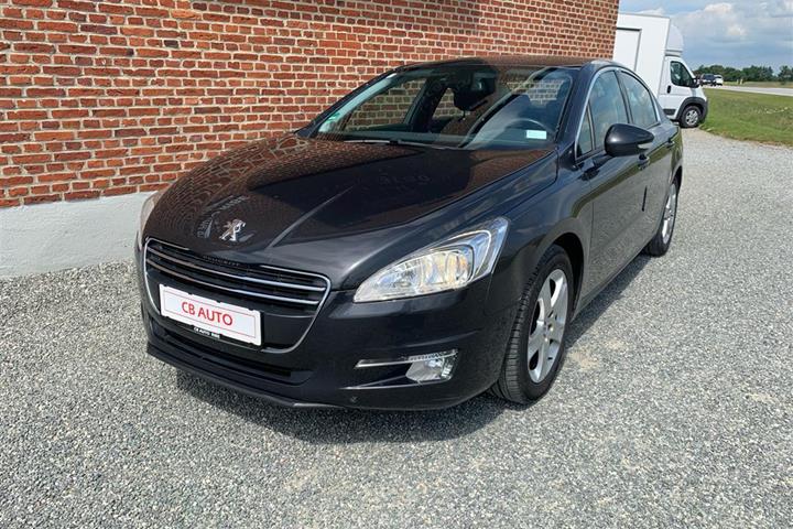 Grå Peugeot 508 fra 2010