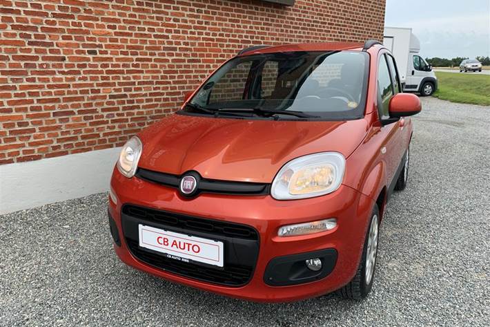 Orange Fiat Panda fra 2012