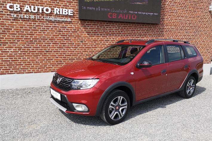 Rød Dacia Logan fra 2020