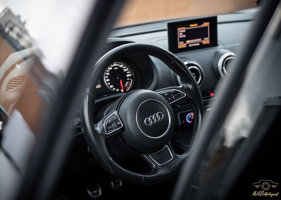 Sort Audi A3 Sportback fra 2014