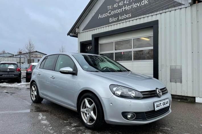 Grå VW Golf VI fra 2009