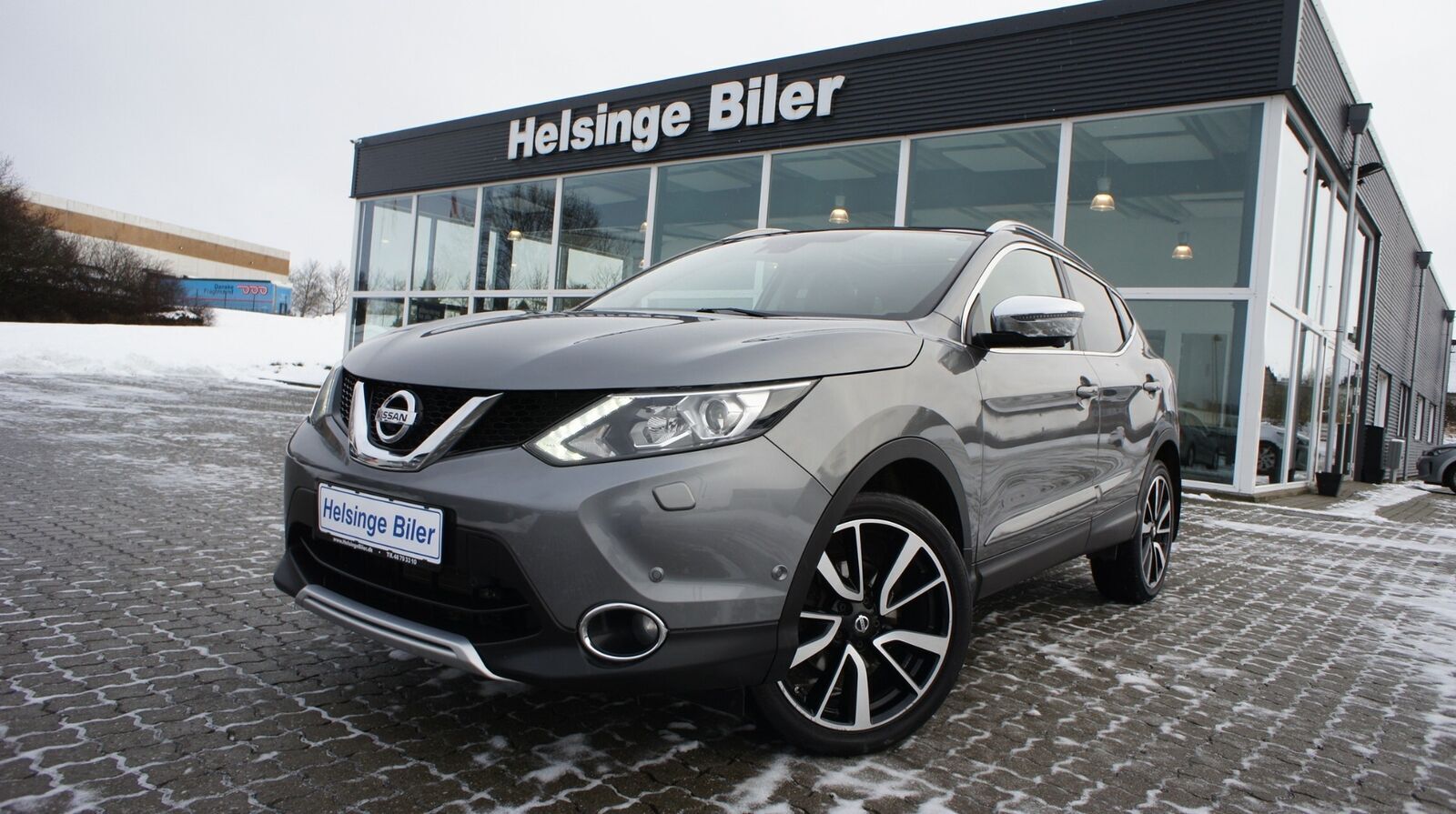 Grå Nissan Qashqai fra 2014