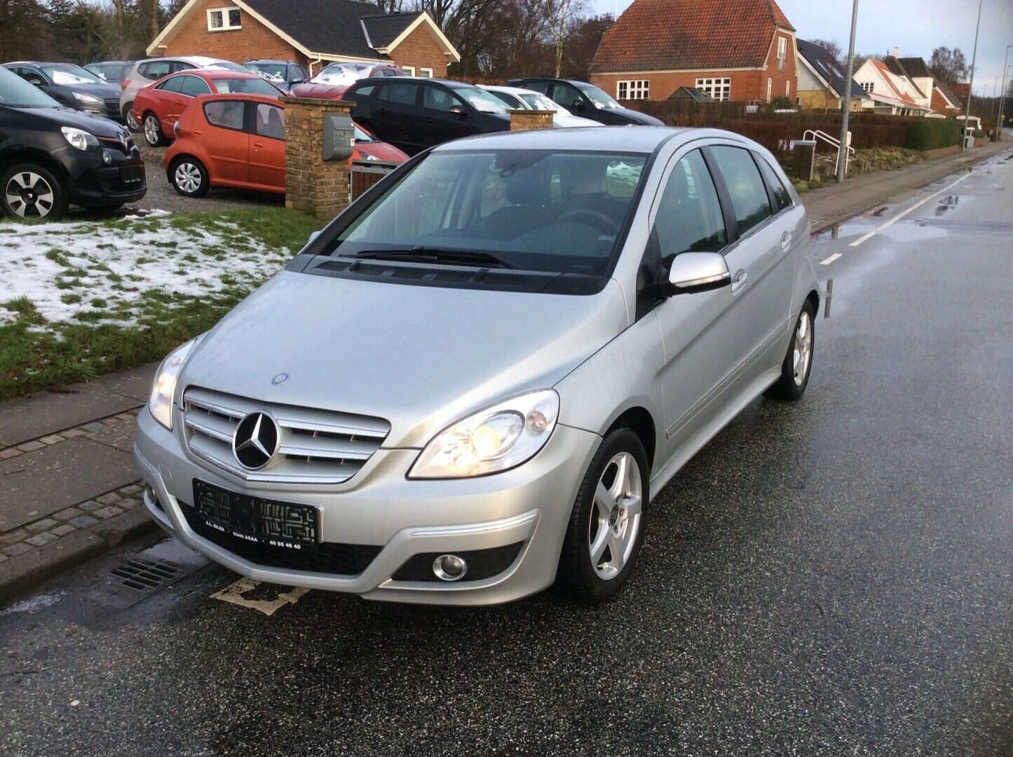 Grå Mercedes B200 fra 2011