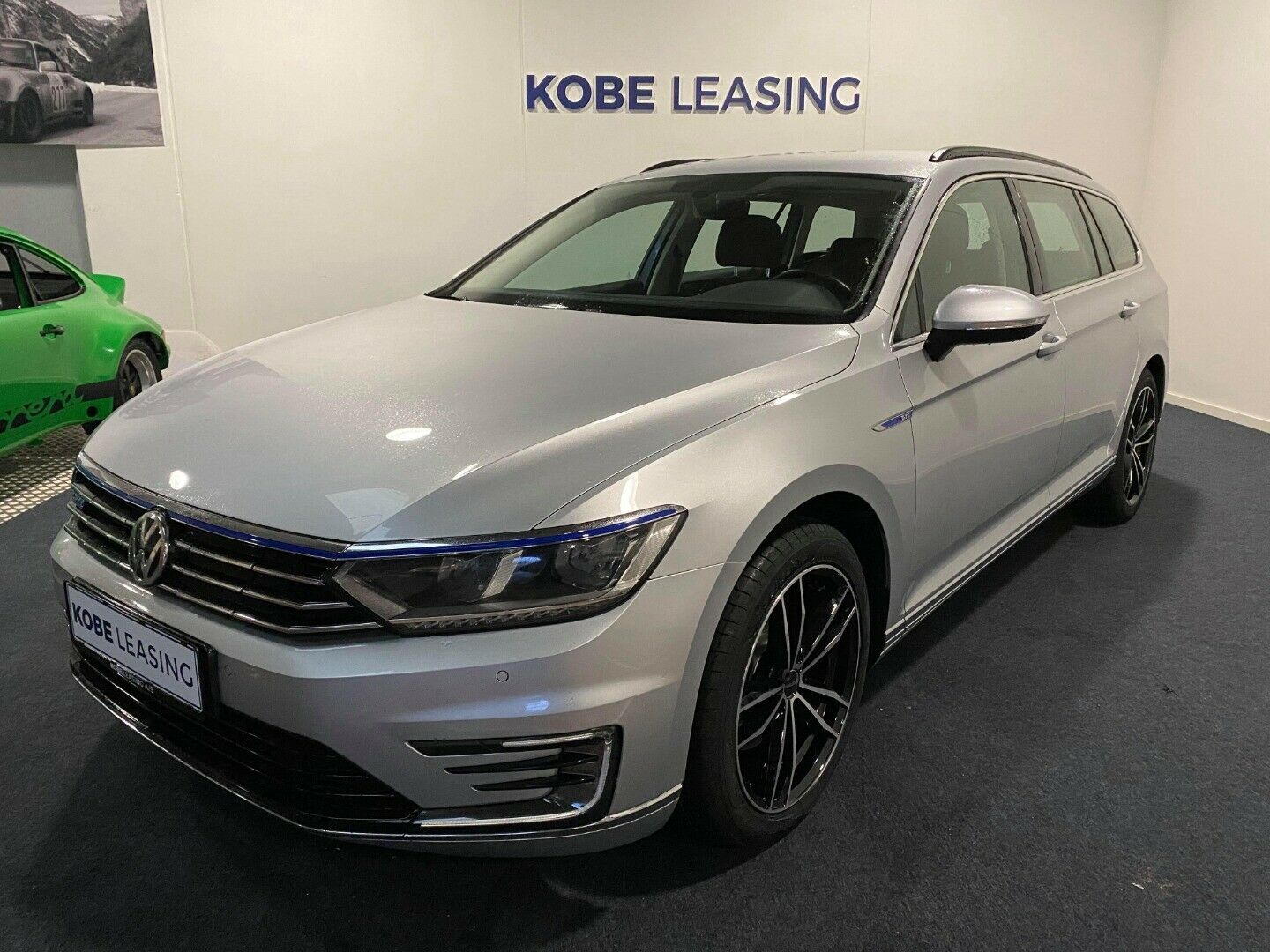 Grå VW Passat fra 2017