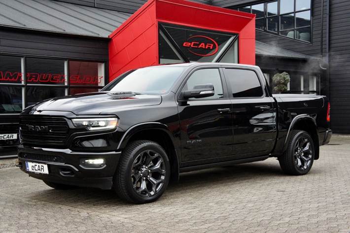 Grå Dodge RAM 1500 fra 2021