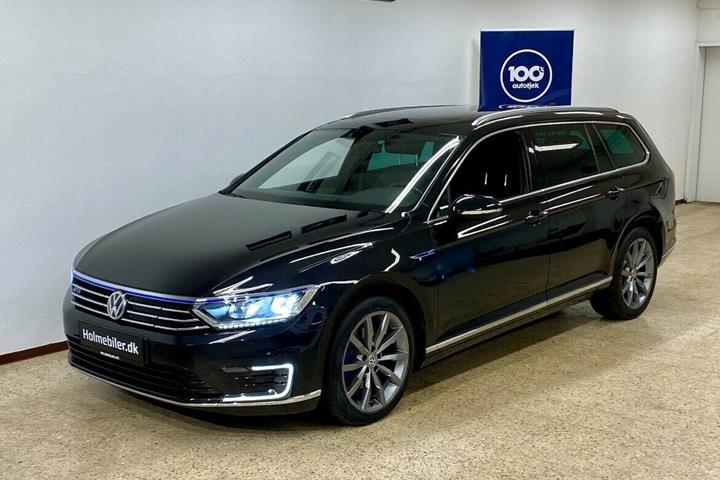 Grå VW Passat fra 2017
