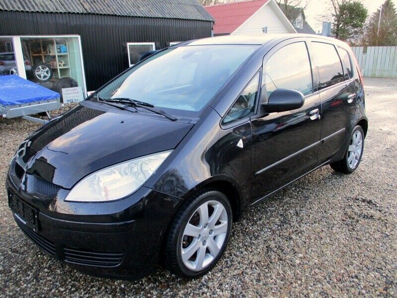 Sort Mitsubishi Colt fra 2007