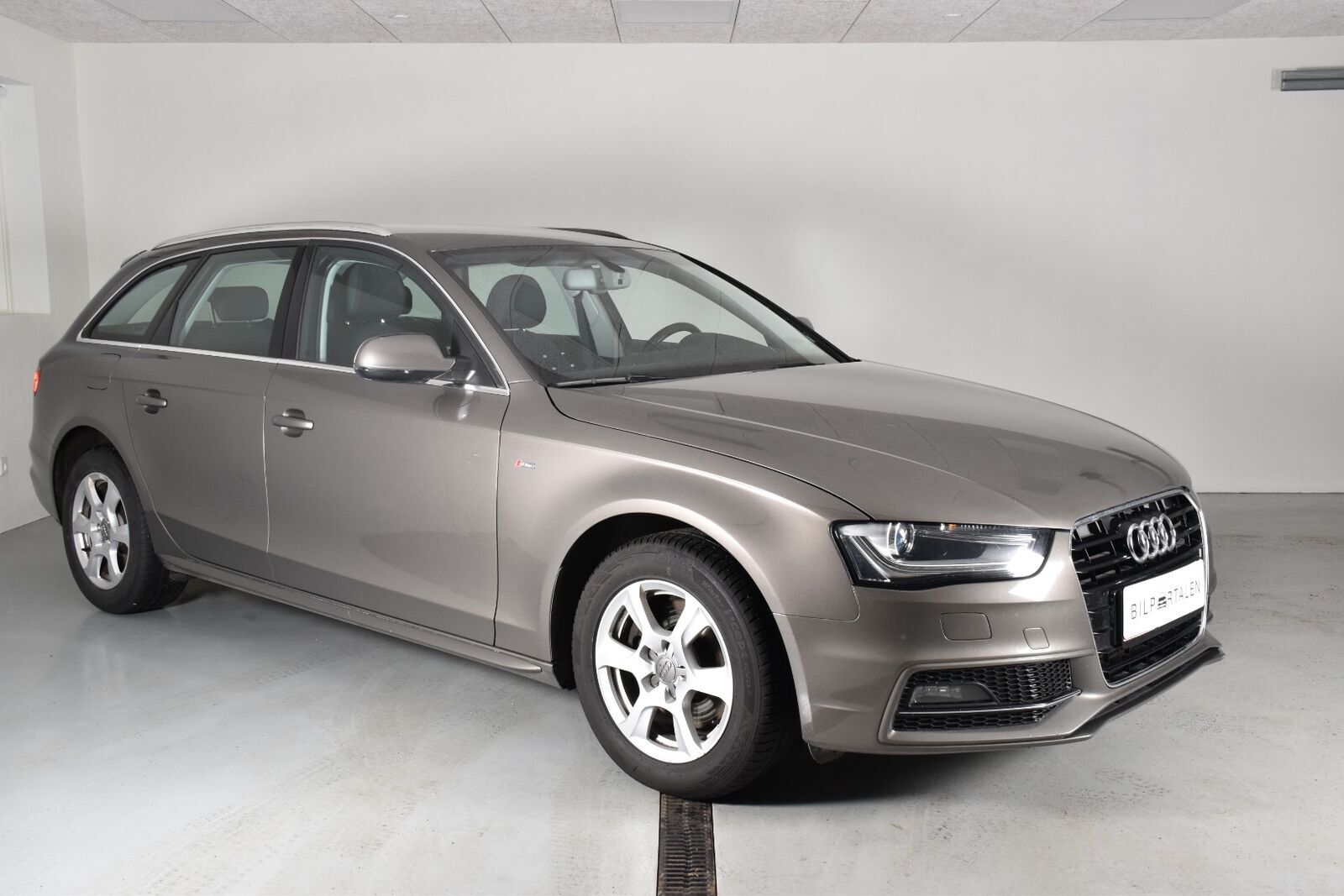 Brun Audi A4 fra 2014
