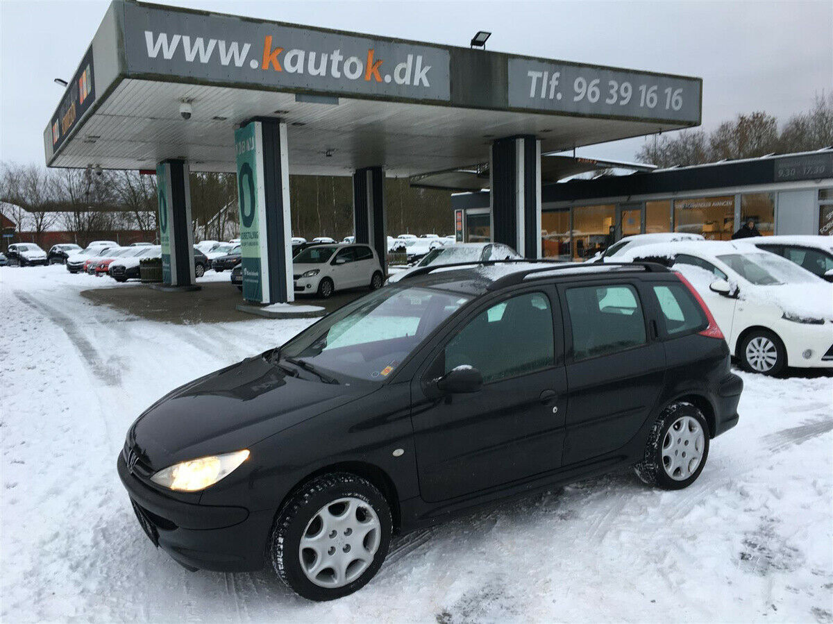 Grå Peugeot 206 fra 2004