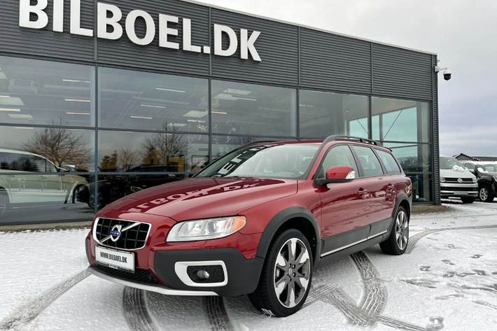 Grå Volvo XC70 fra 2011