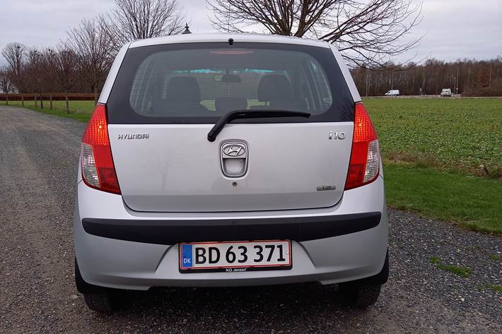 Grå Hyundai i10 fra 2011