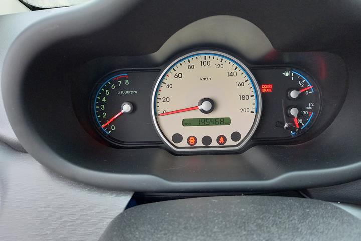 Grå Hyundai i10 fra 2011