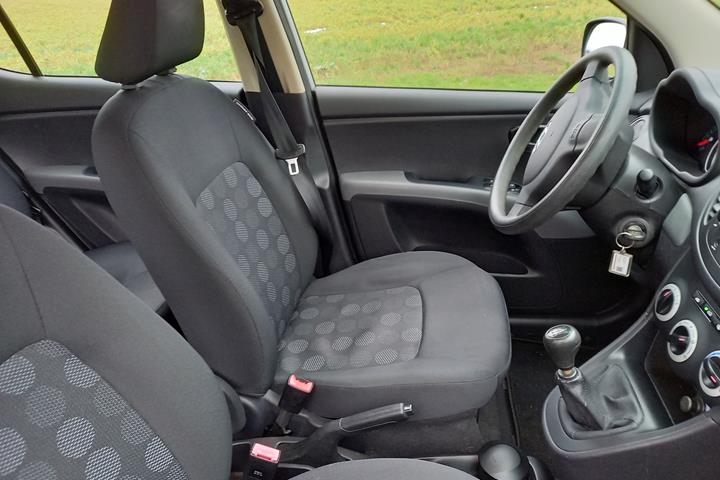 Grå Hyundai i10 fra 2011