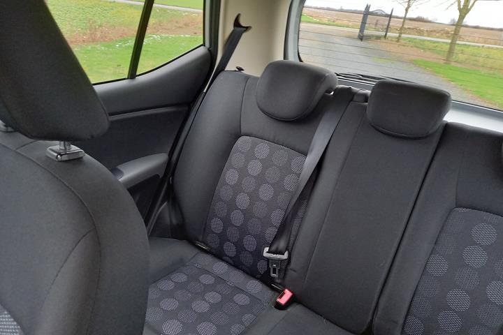 Grå Hyundai i10 fra 2011