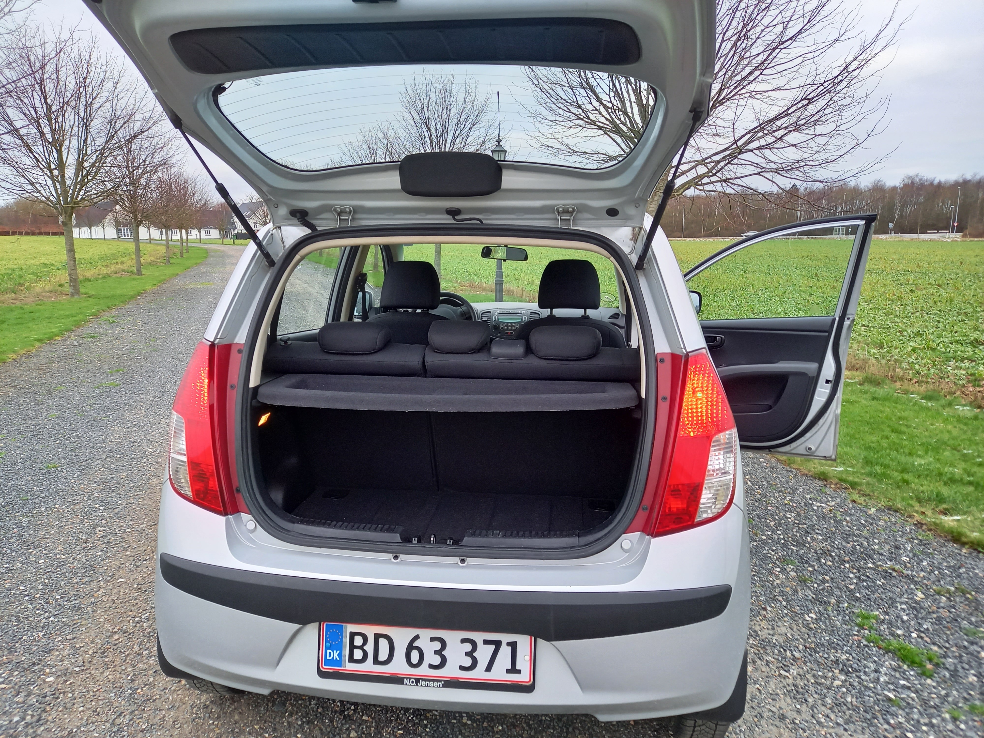 Grå Hyundai i10 fra 2011