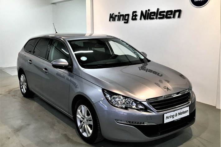 Grå Peugeot 308 fra 2016