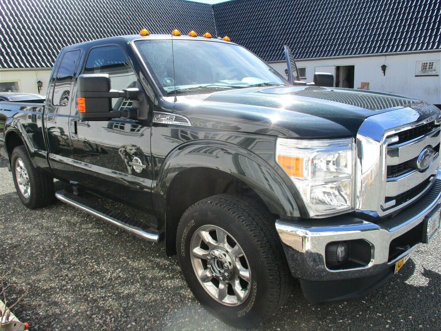 Sort Ford F-250 fra 2013
