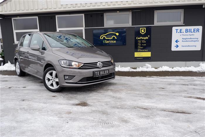 Grå VW Golf fra 2016