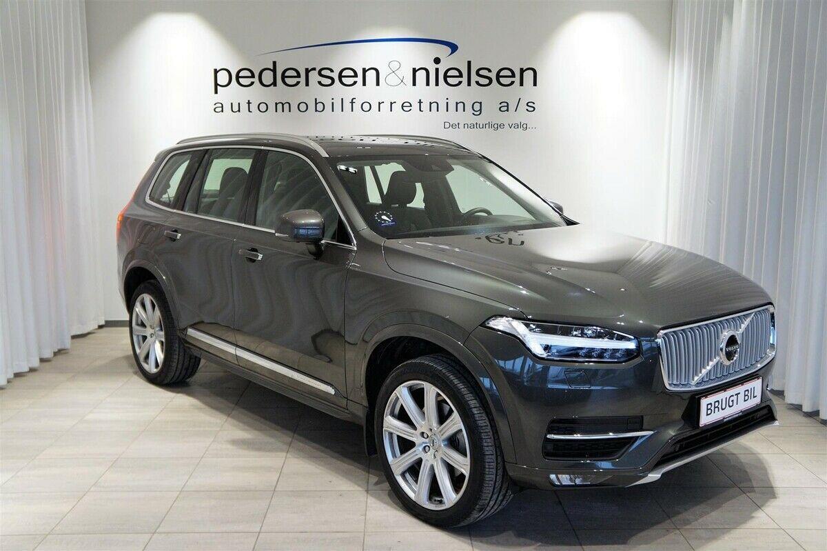 Grå Volvo XC90 fra 2020