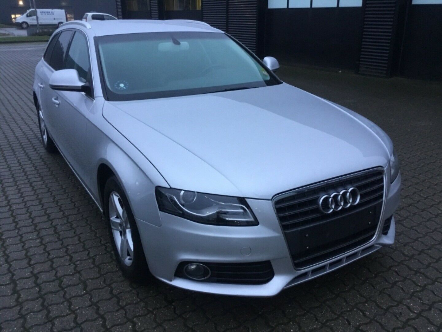 Grå Audi A4 fra 2009