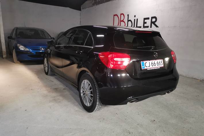 Sort Mercedes A180 d fra 2013