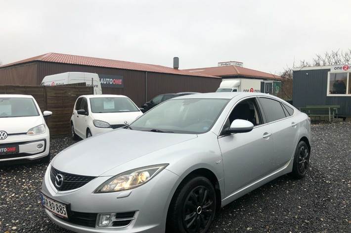 Grå Mazda 6 fra 2009