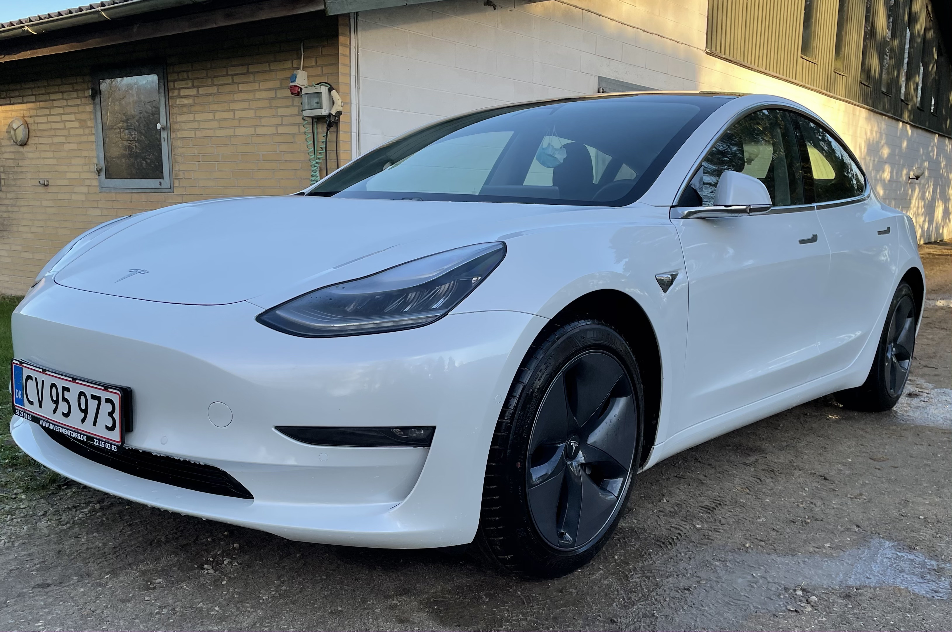 Hvid Tesla Model 3 fra 2020