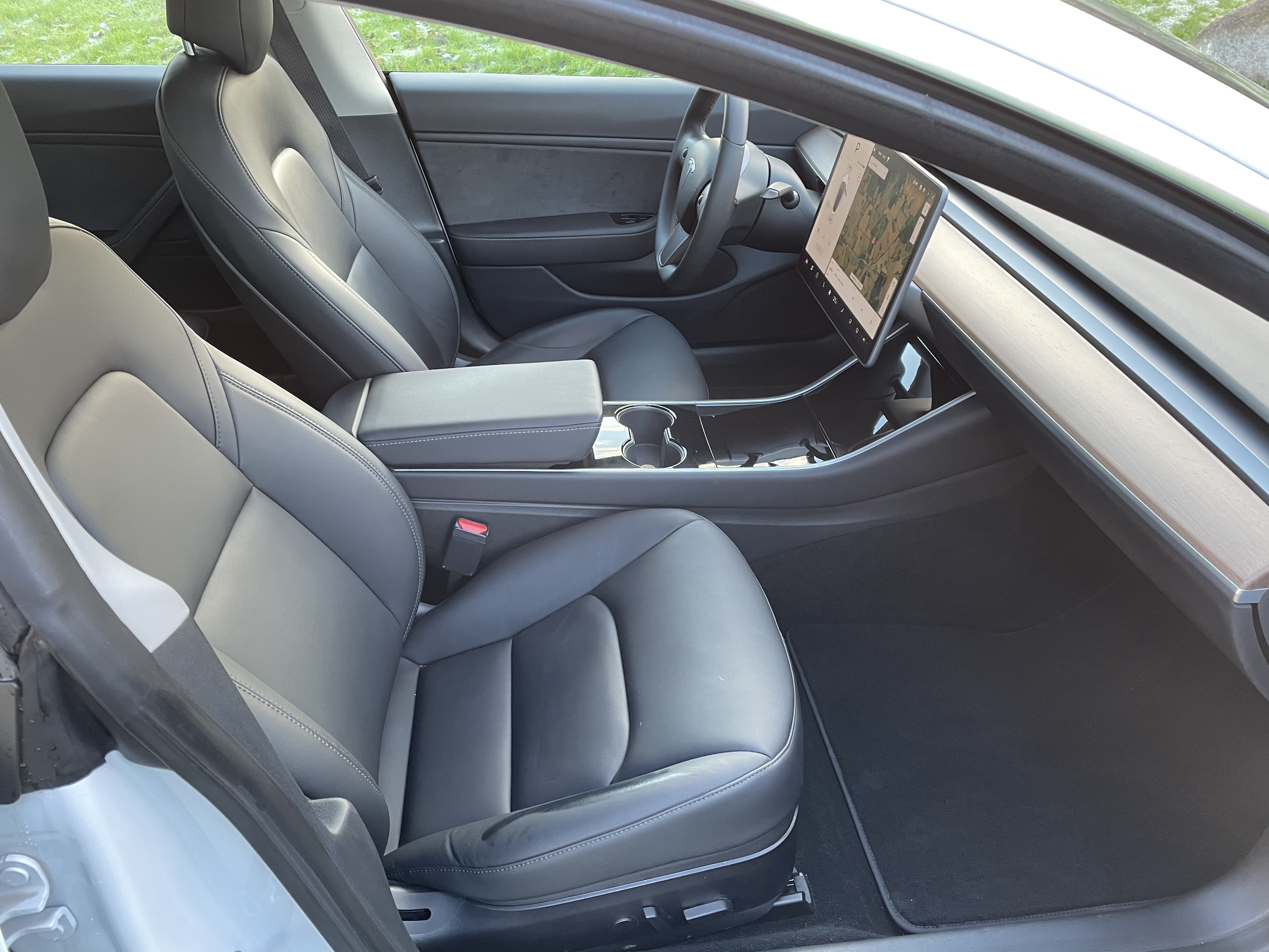 Hvid Tesla Model 3 fra 2020