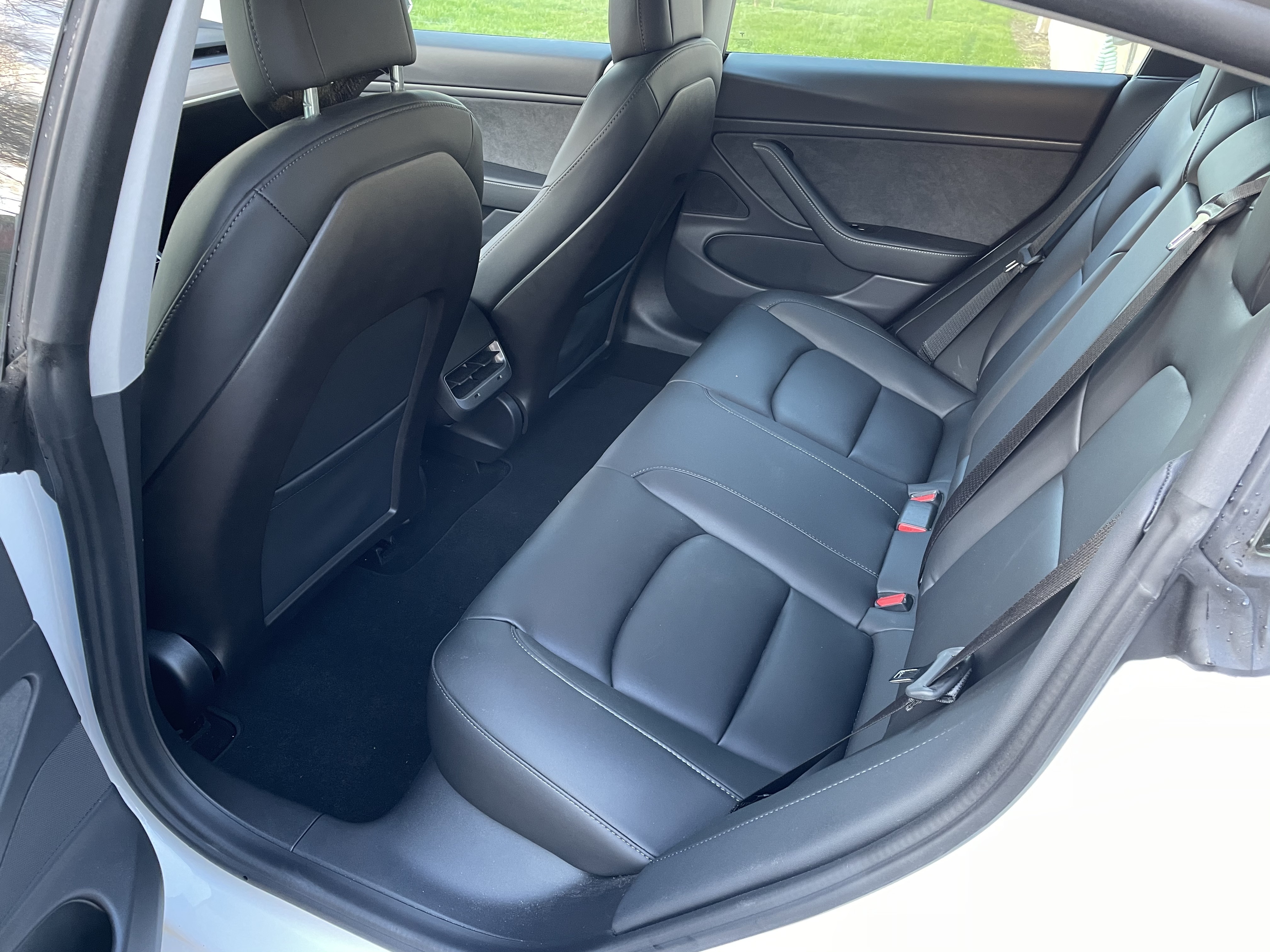 Hvid Tesla Model 3 fra 2020